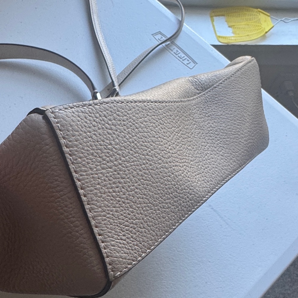 Kate Spade Cream Leather Shoulder Bag - Picture 8 of 11